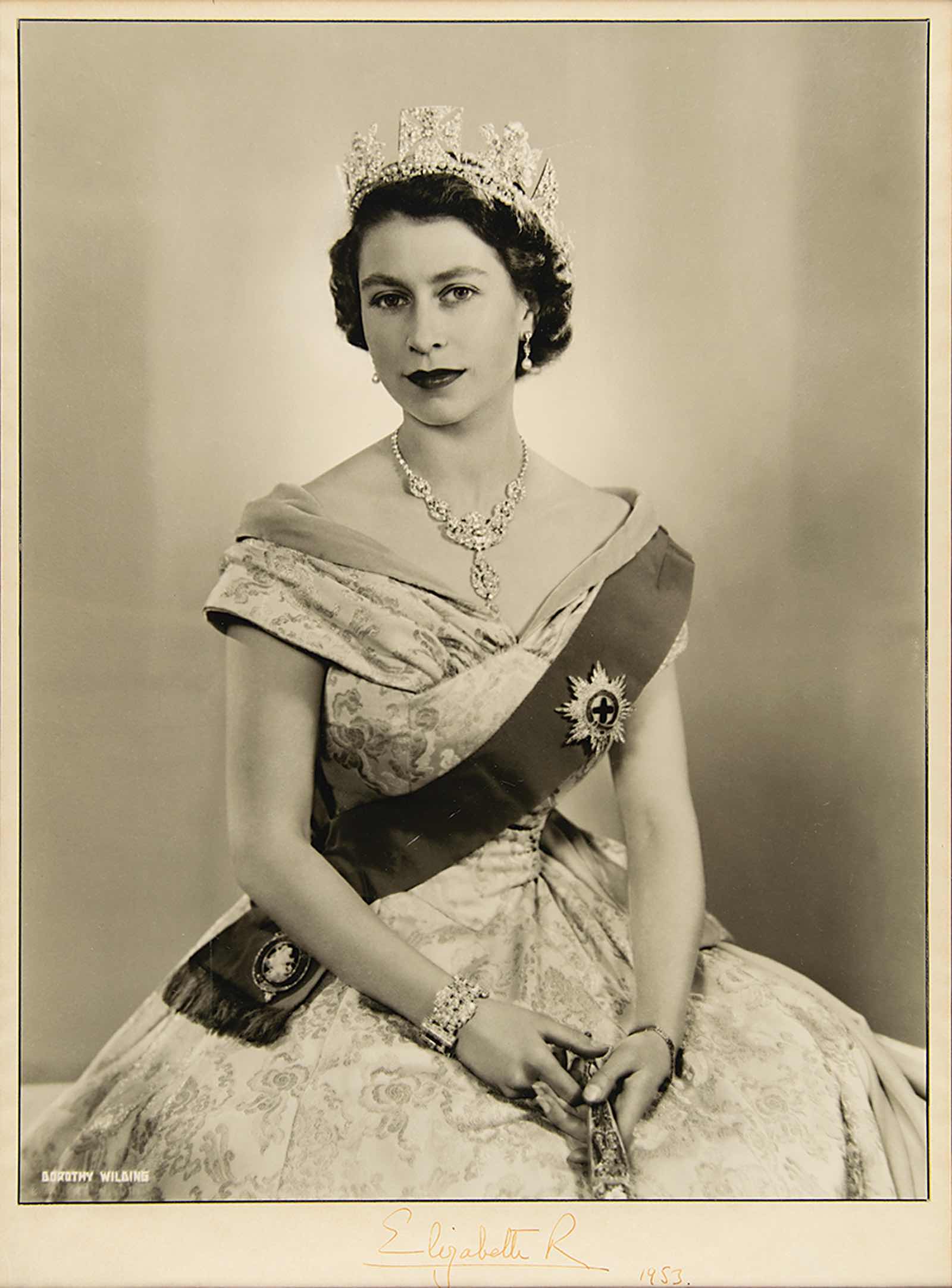 Elizabeth II autograph photograph