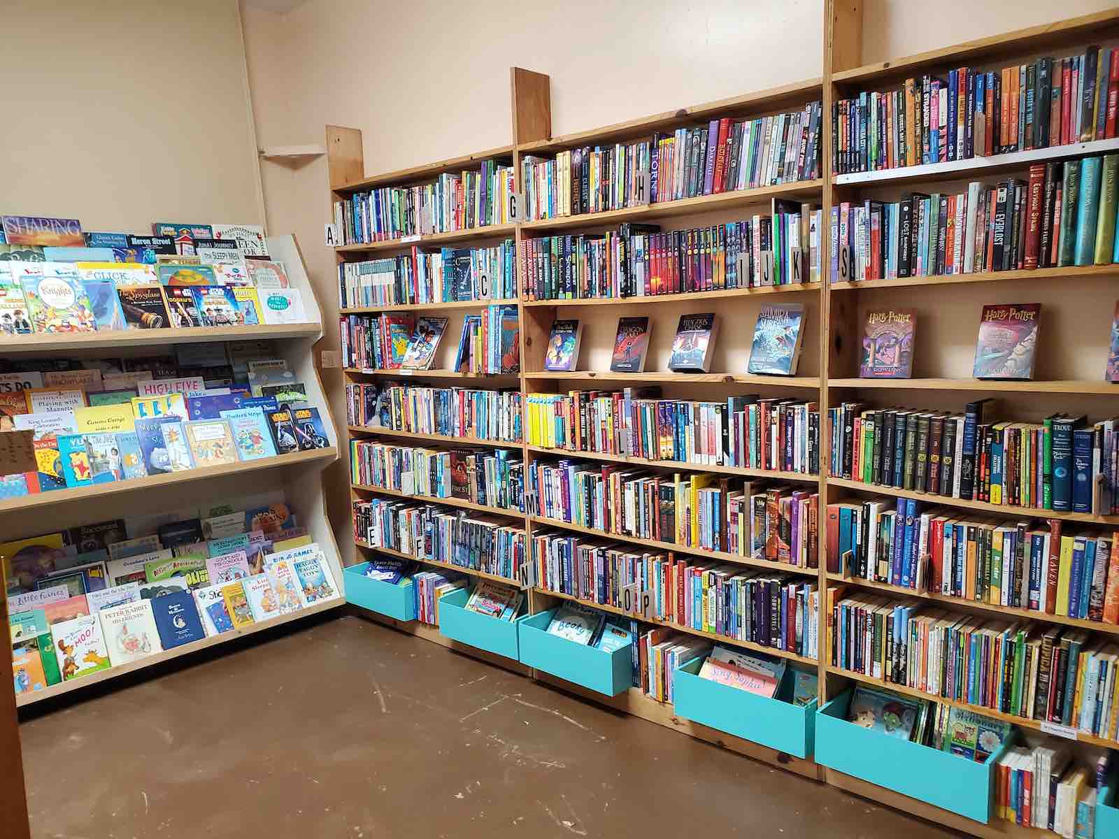 Inside Kona Bay Books